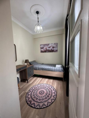 Taksim private room